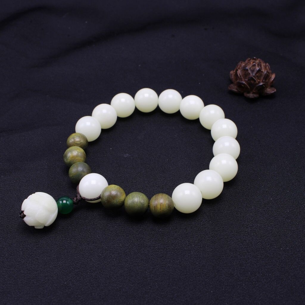 Original Design Natural White Bodhi Root Beads Bracelet Lotus 108 Lotus Mala Healing Prayer Bracelet for Women Jewelry Gift